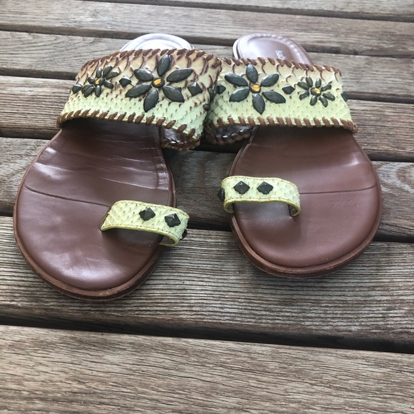 Isabella Fiore Toe Ring Sandals Embellished  Size 6M - 5x $25 - Picture 4 of 5